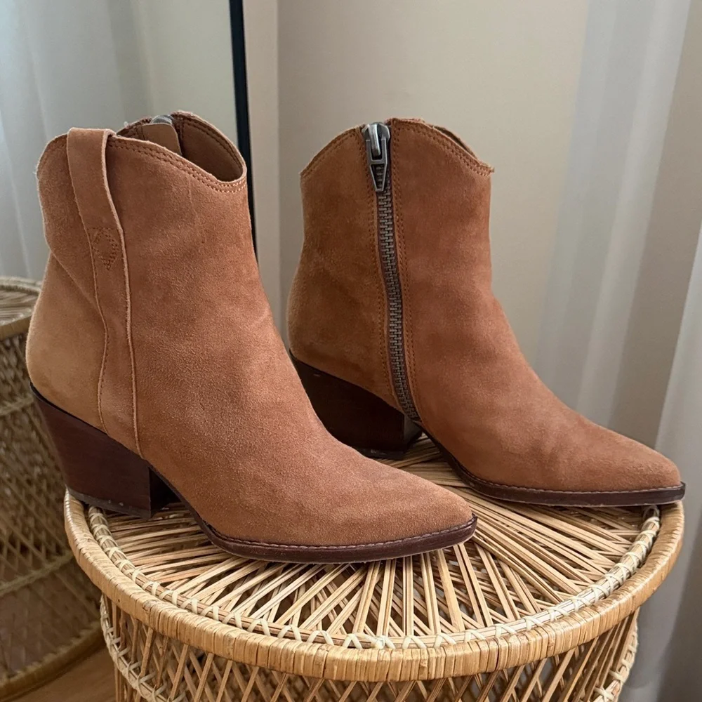 Dolce Vita Suede Ankle Booties in Chestnut Brown Size 6 - Picture 1 of 8